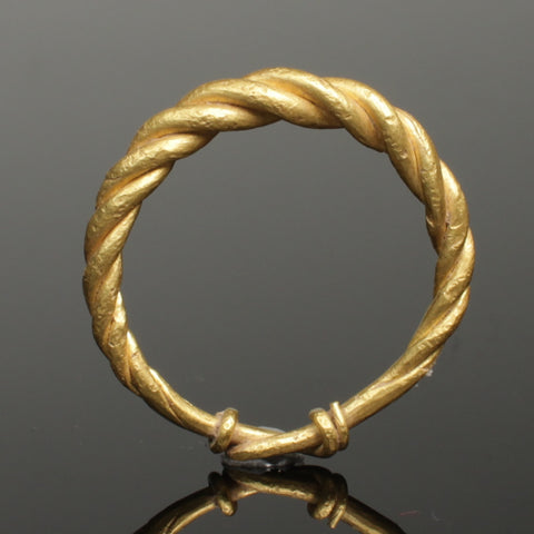 FABULOUS ANCIENT VIKING GOLD BRAIDED RING - CIRCA 9th/10th CENTURY (B103)