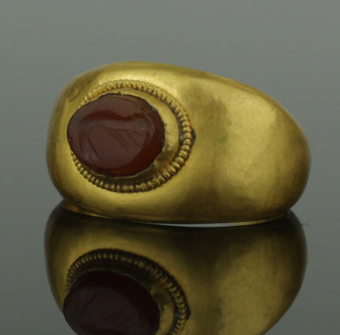 SUPERB ANCIENT ROMAN GOLD INTAGLIO RING "CRUSTACEAN" - 2nd Century AD (074)