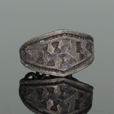 ANCIENT VIKING SILVER RING - CIRCA 9th/10th CENTURY (0024)