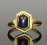 BEAUTIFUL MEDIEVAL GOLD & SAPPHIRE RING - CIRCA 14th-15th Century AD (02219)