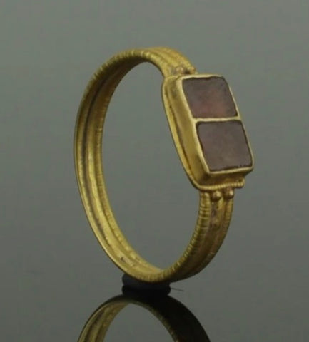 BEAUTIFUL ANCIENT MEROVINGIAN GOLD RING WITH GARNETS - 6th Century AD (0087)