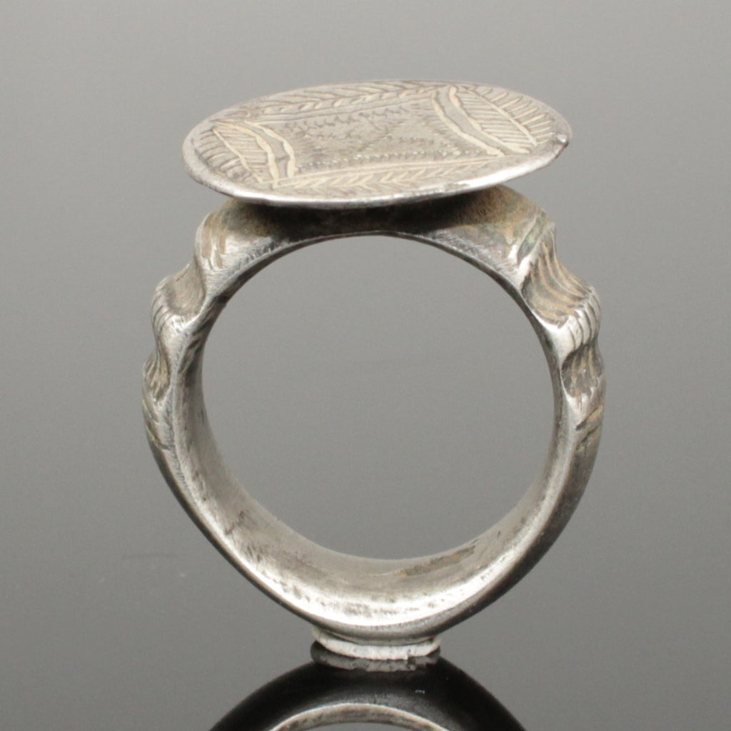 SUBSTANTIAL HEAVY ANCIENT MEDIEVAL SILVER RING WITH CROSS DETAIL - 15T ...