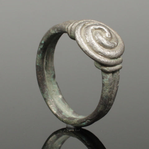 ANCIENT VIKING SILVER SPIRAL RING - CIRCA 9th/10th CENTURY (H232)
