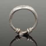 WONDERFUL ANCIENT VIKING SILVER RING - CIRCA 9th/10th CENTURY (7623)