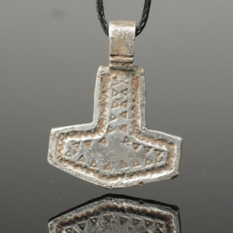 SUPERB ANCIENT VIKING SILVER MJOLNIR THORS HAMMER PENDANT - CIRCA 9th/10thC