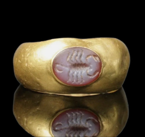 WONDERFUL ANCIENT ROMAN GOLD INTAGLIO RING "SCORPION" - 2nd Century AD (2113)
