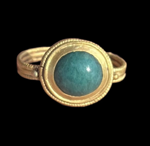 WONDERFUL ANCIENT ROMAN GOLD & EMERALD RING - 2nd Century AD (21154)