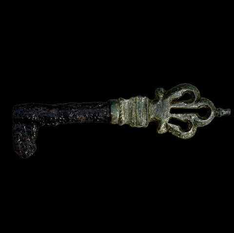 SUPERB LARGE ANCIENT ROMAN BRONZE KEY - Circa 2nd Century AD K2