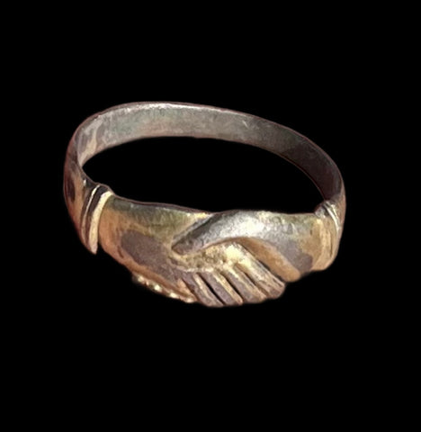 SUPER MEDIEVAL SILVER GILT FEDE CLASPED HANDS RING - CIRCA 14TH CENTURY AD