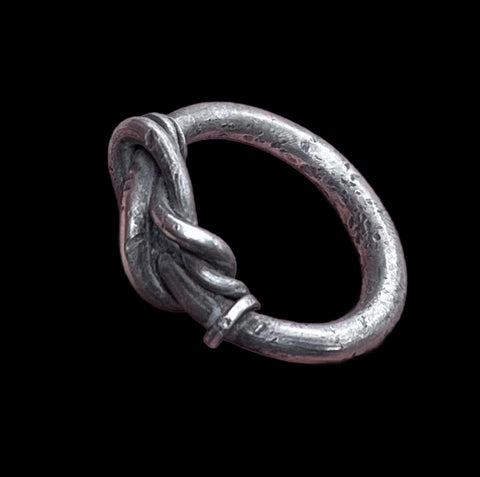 ANCIENT VIKING SILVER KNOT RING - CIRCA 9th/10th CENTURY (0569)