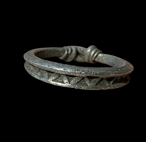 SUPERB ANCIENT VIKING SILVER RING - CIRCA 9th/10thC (VR3)