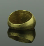 ANCIENT ROMAN GOLD INTAGLIO RING WITH HIPPOCAMPUS - 2nd Century AD