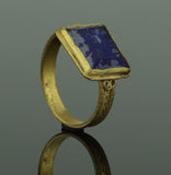 BEAUTIFUL ANCIENT ROMAN GOLD & BLUE STONE RING - 2nd Century AD (291)