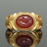 ANCIENT ROMAN GOLD INTAGLIO RING WITH HORSE - 2nd Century AD (078)